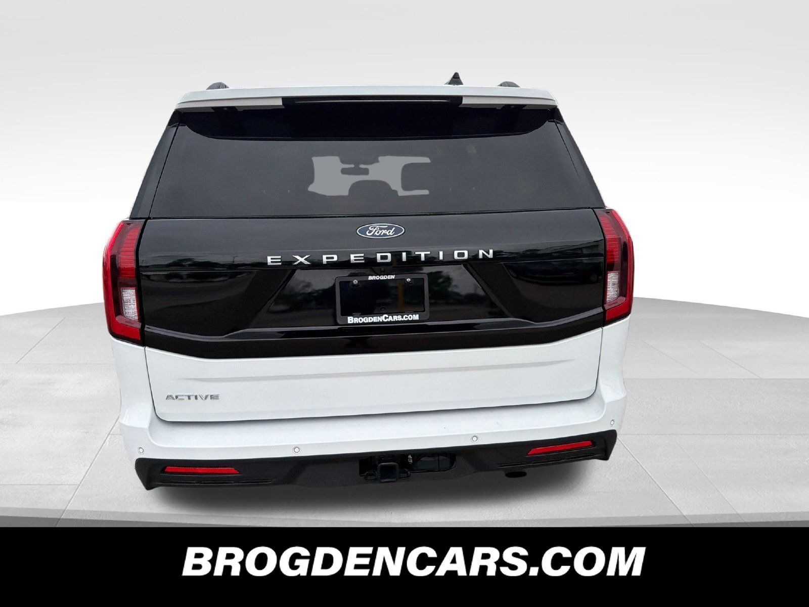Used 2025 Ford Expedition Active AWD/4WD image 7