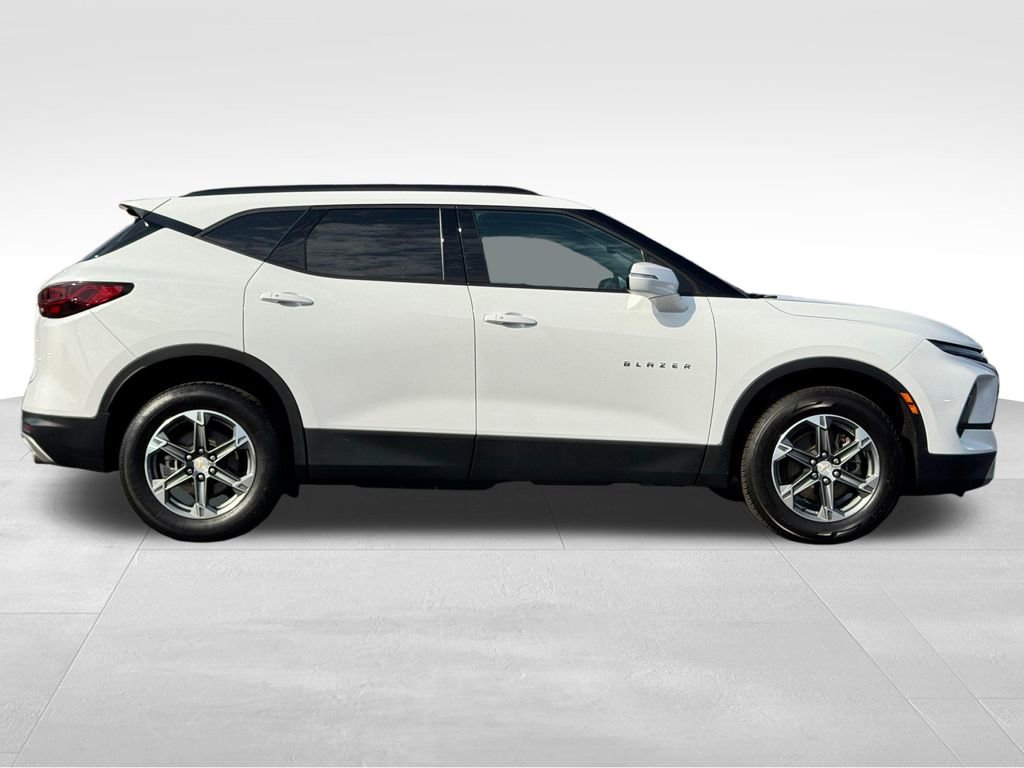 Used 2024 Chevrolet Blazer LT AWD/4WD image 8