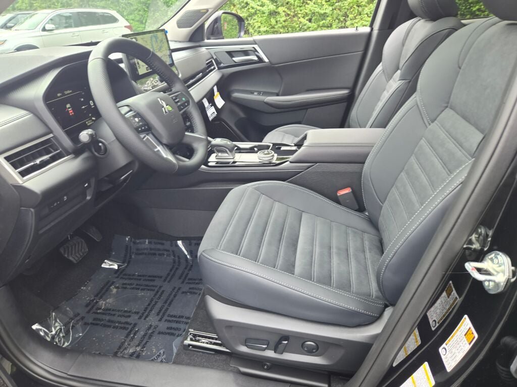 New 2026 Mitsubishi Outlander SE AWD/4WD image 16