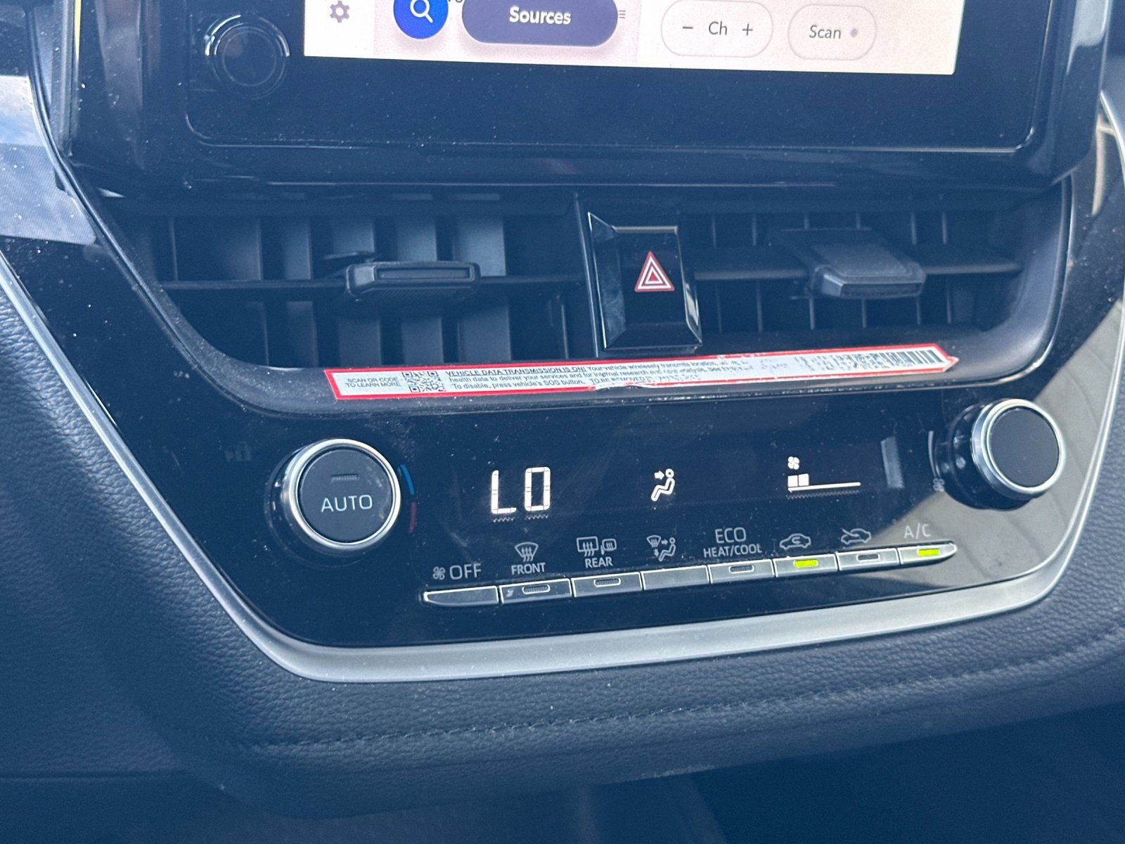 Used 2025 Toyota Corolla SE image 18