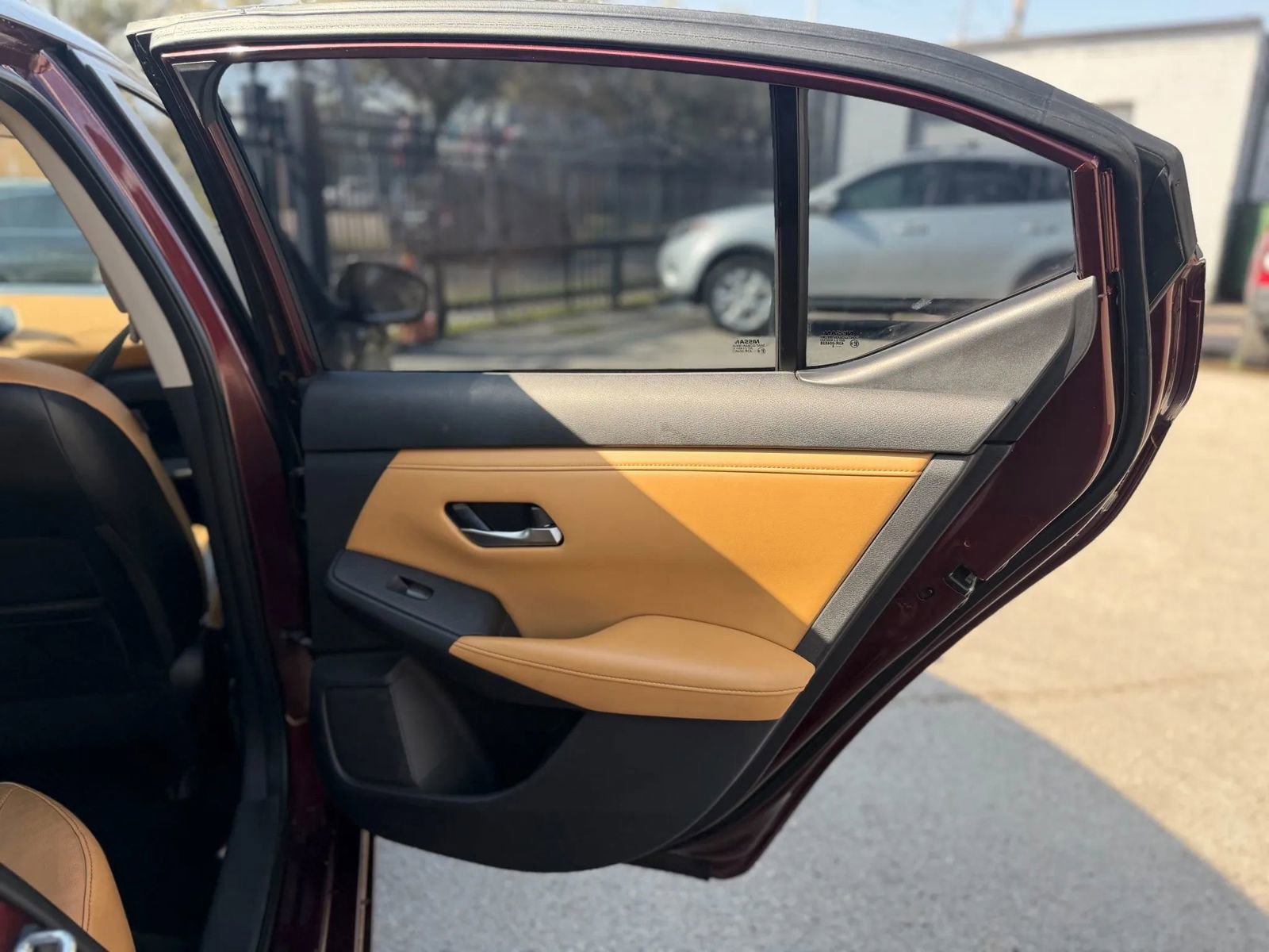 Used 2020 Nissan Sentra SV w/ SV Premium Package FWD image 14