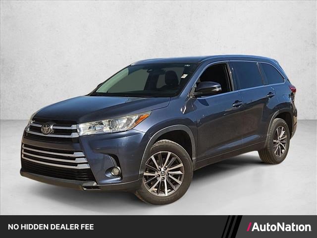 Used 2017 Toyota Highlander XLE w/ Carpet Mat Package FWD image 1
