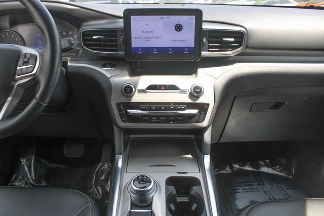 Used 2022 Ford Explorer XLT w/ Equipment Group 202A image 16