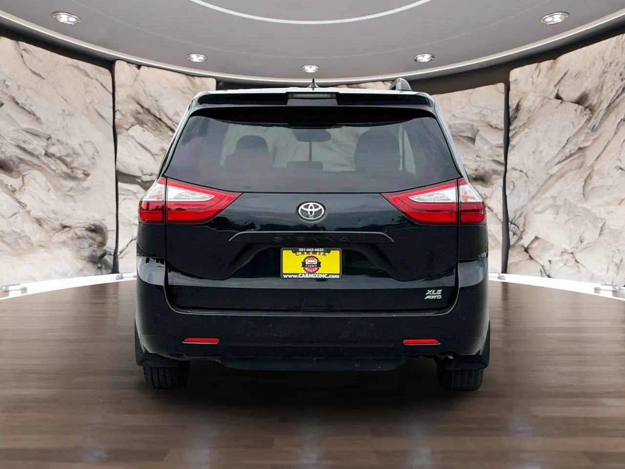Used 2018 Toyota Sienna XLE w/ XLE Navigation Package AWD/4WD image 10