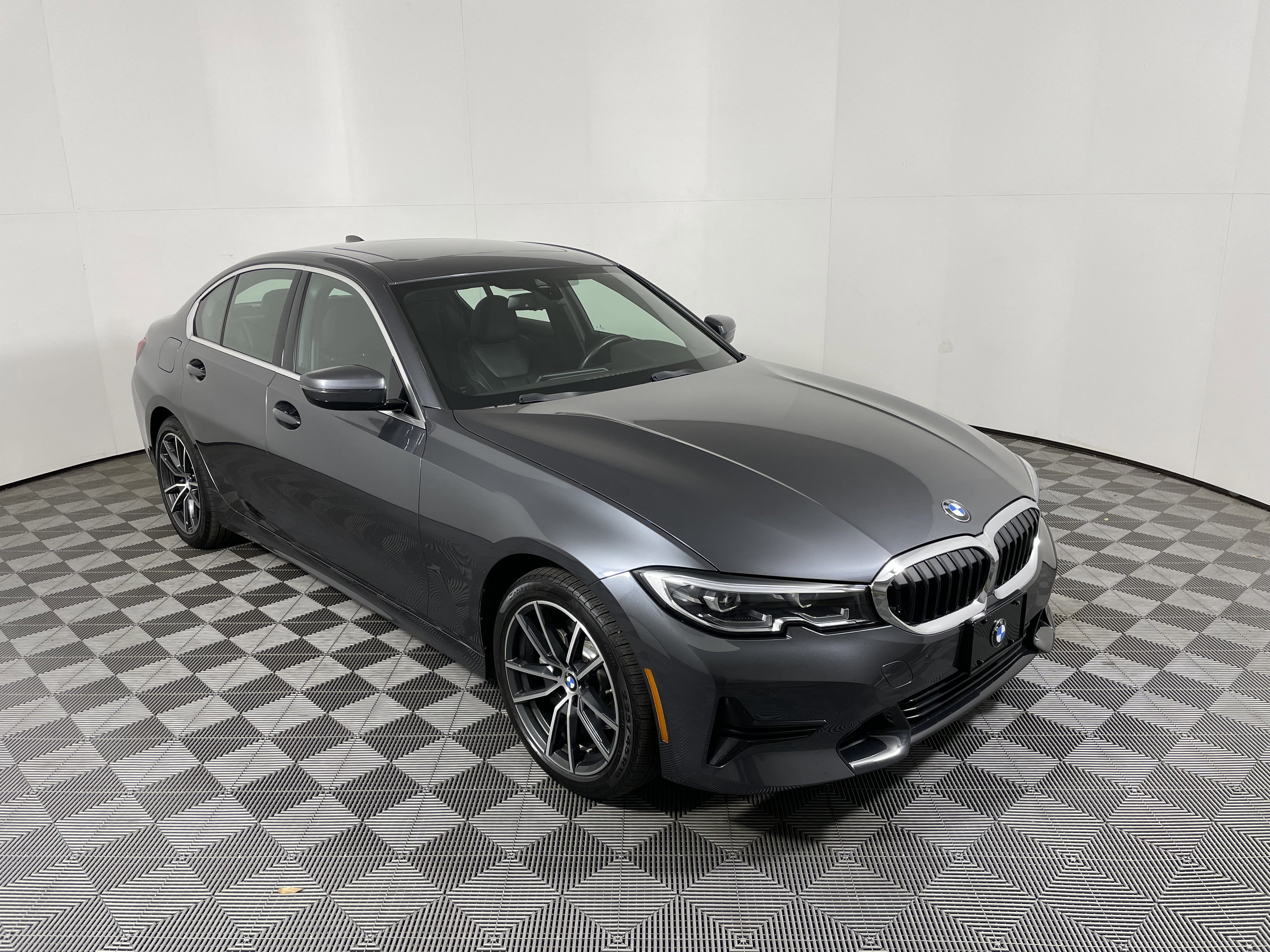 Used 2022 BMW 330i xDrive Sedan w/ Driving Assistance Package image 7