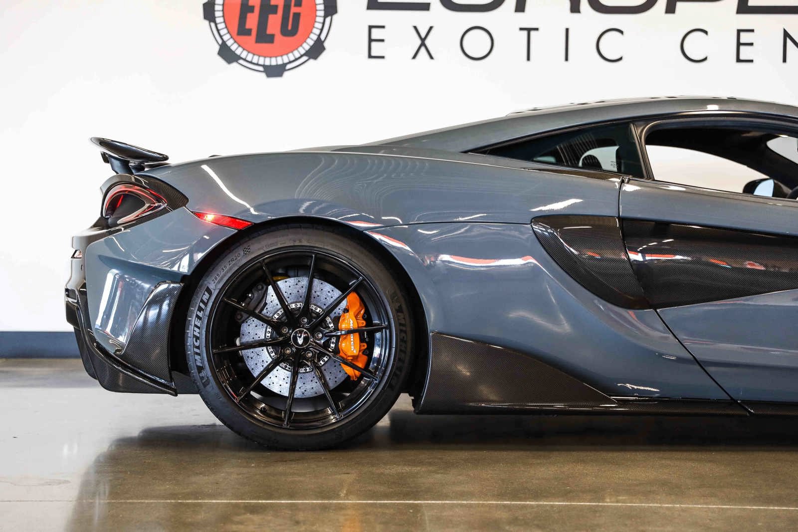 Used 2019 McLaren 600LT RWD image 16