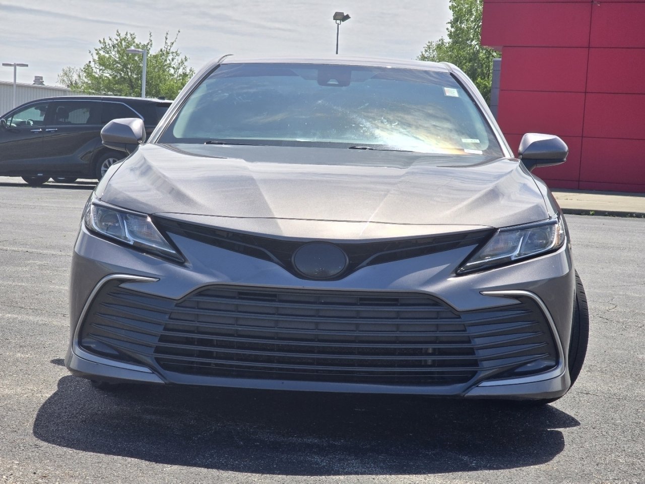 Used 2021 Toyota Camry LE FWD image 8