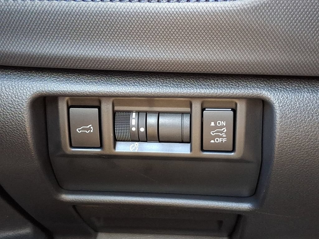Used 2025 Subaru Forester Premium AWD/4WD image 24