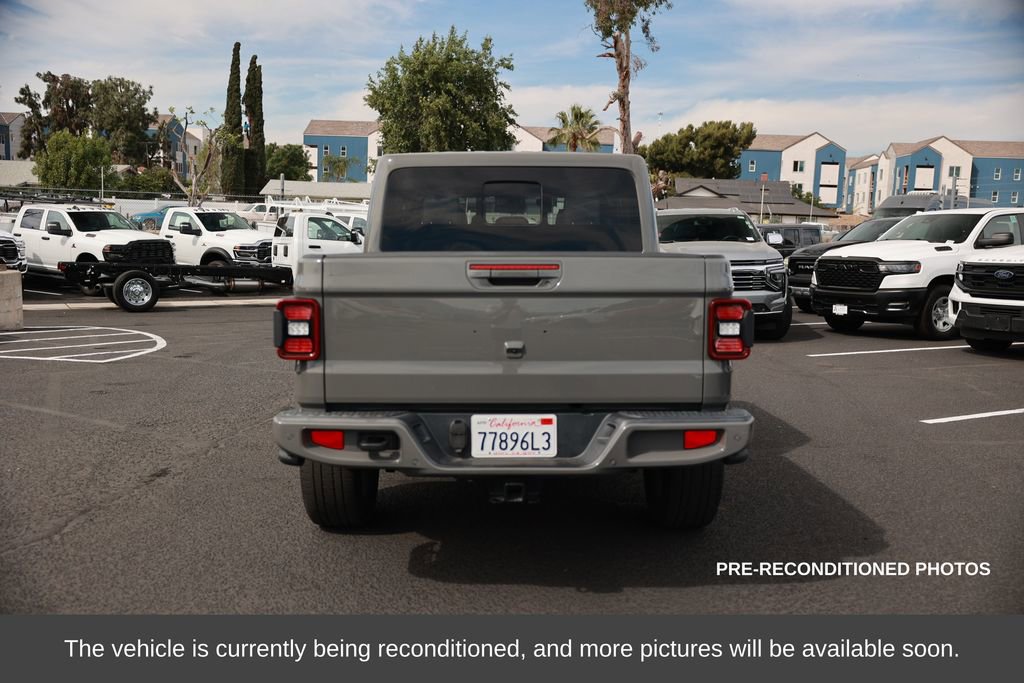 Used 2022 Jeep Gladiator Overland image 4