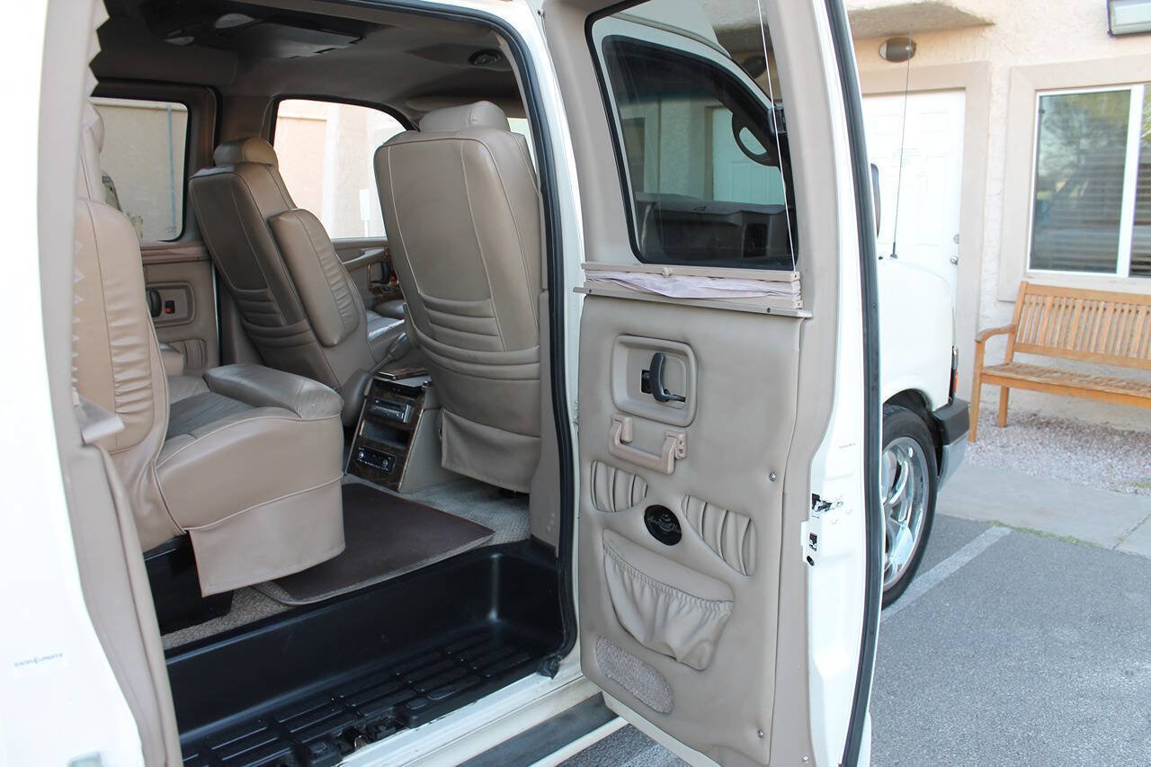 Used 2006 Chevrolet Express 1500 RWD image 41