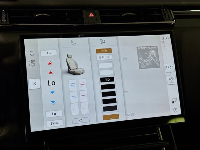 Used 2026 Land Rover Range Rover Velar Dynamic SE image 18