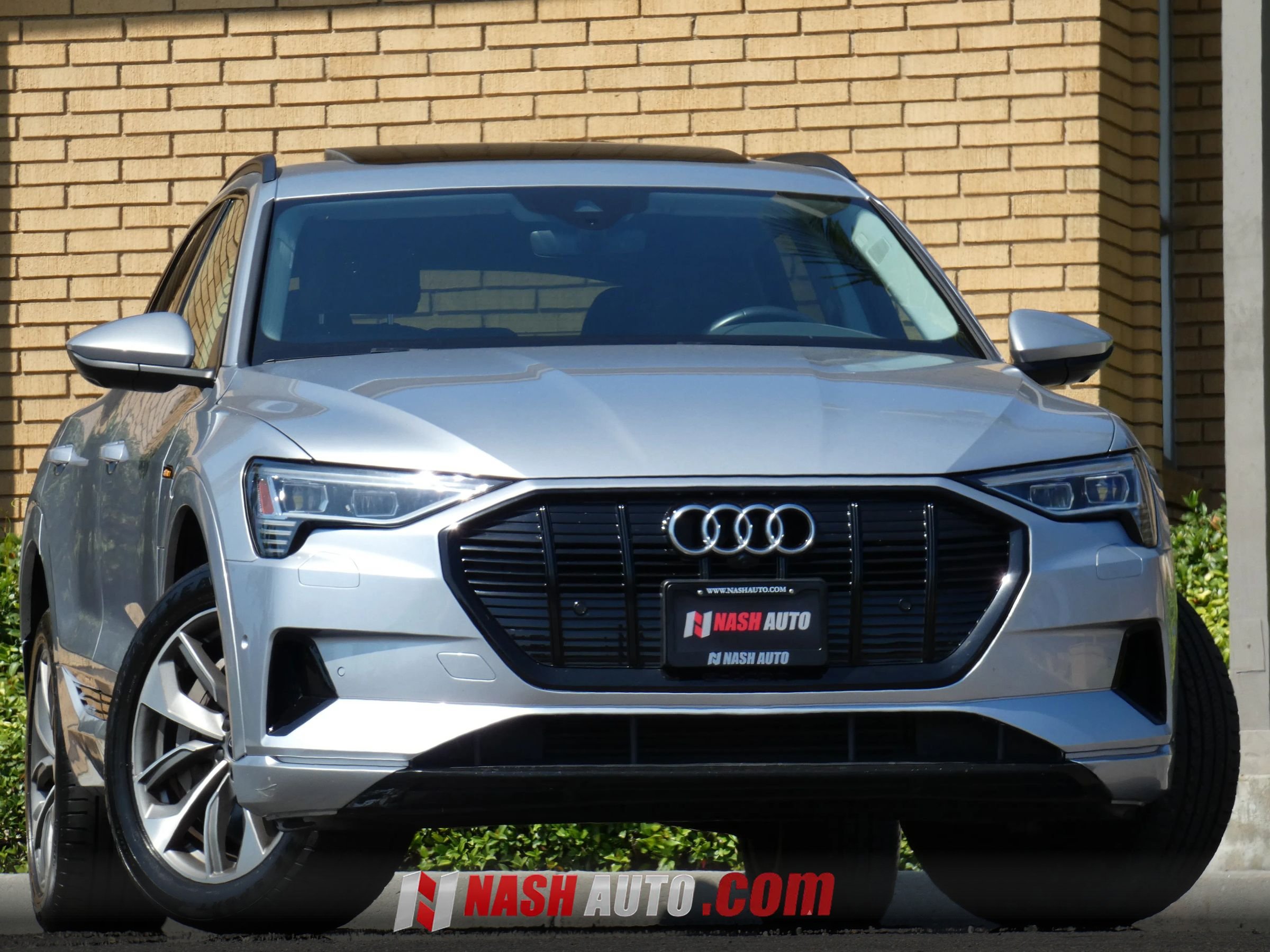Used 2021 Audi e-tron Premium Plus AWD/4WD image 1