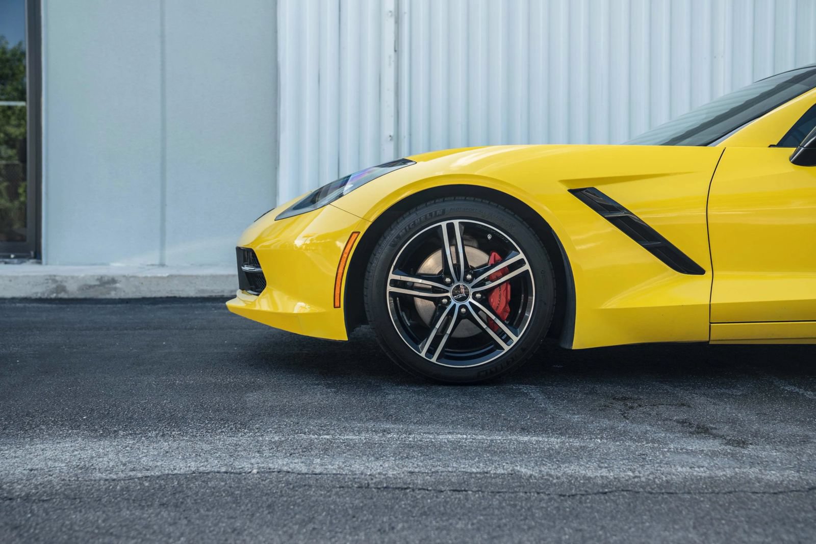 Used 2017 Chevrolet Corvette Stingray Coupe w/ 1LT RWD image 5