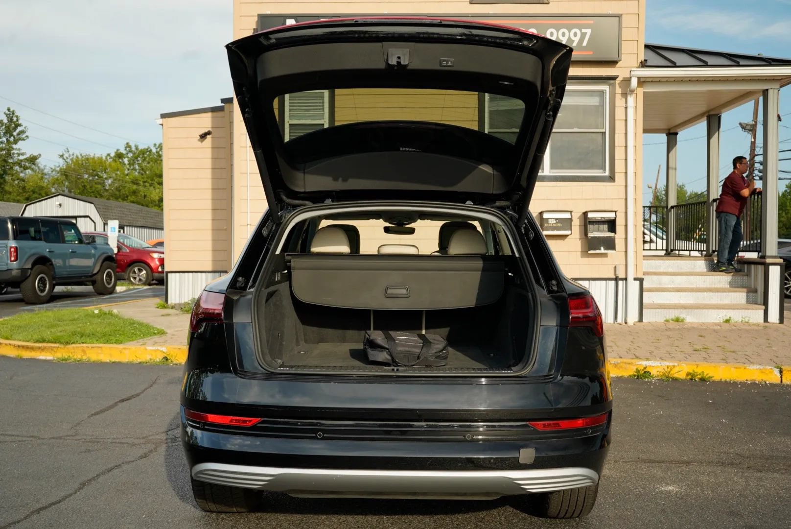 Used 2019 Audi e-tron Prestige AWD/4WD image 30