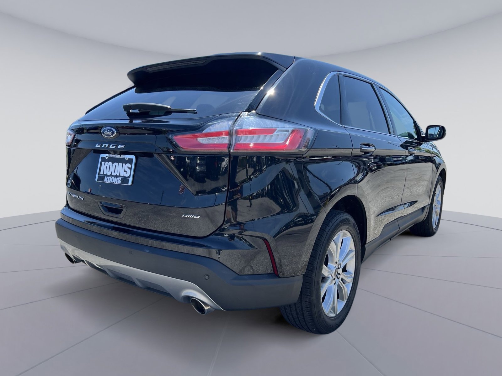 Used 2023 Ford Edge Titanium w/ Cargo Accessory Package AWD/4WD image 16