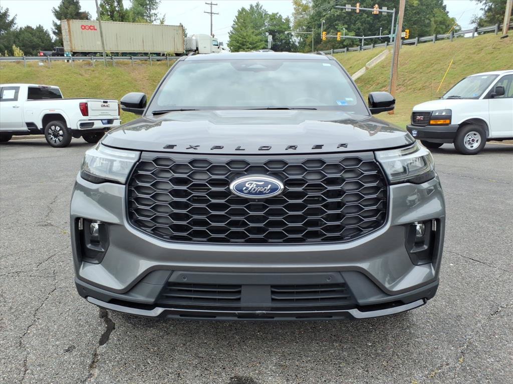 Used 2025 Ford Explorer ST-Line AWD/4WD image 9