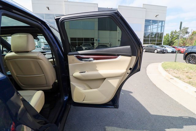 Used 2017 Cadillac XT5 Luxury w/ Driver Awareness Package image 53