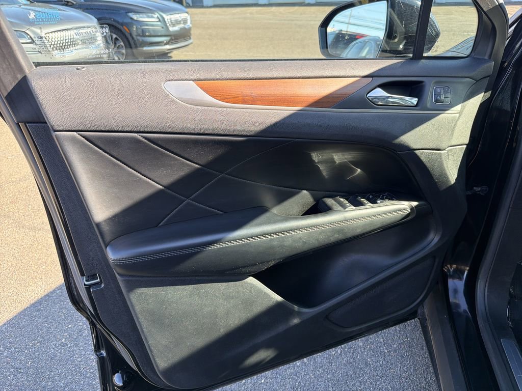 Used 2017 Lincoln MKC Reserve w/ Lincoln MKC Climate Package image 10