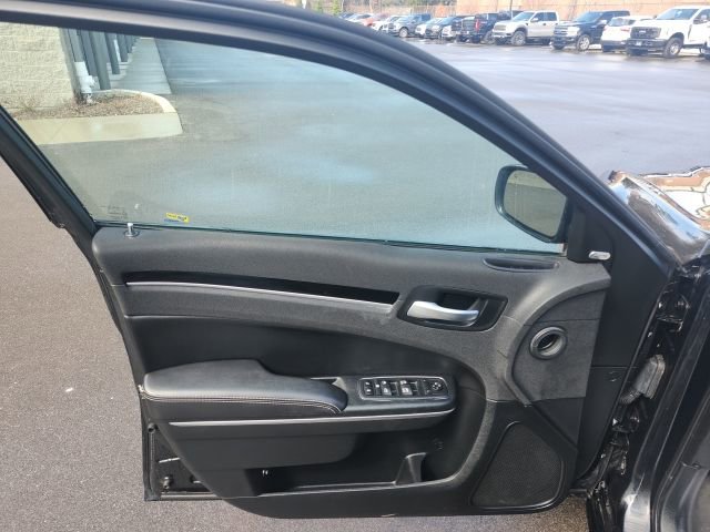 Used 2018 Chrysler 300 S image 18