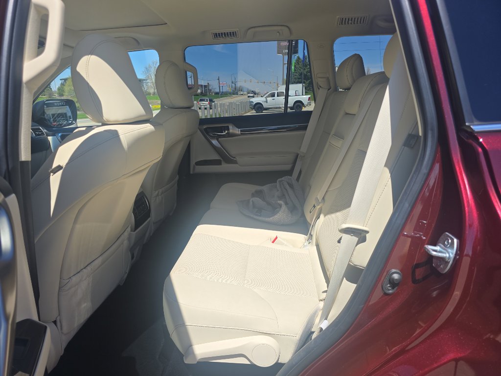 Used 2021 Lexus GX 460 Premium w/ Premium Package AWD/4WD image 10