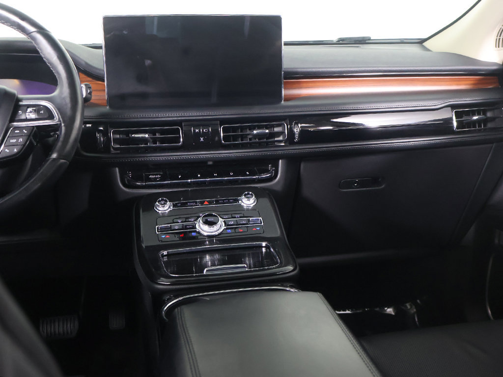 Used 2023 Lincoln Nautilus Reserve AWD/4WD image 38
