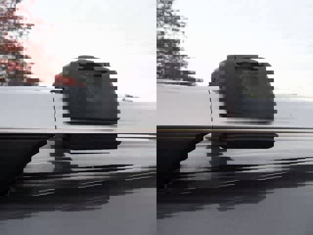 Used 2018 Toyota RAV4 SE image 17