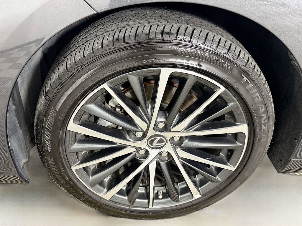 Certified 2025 Lexus ES 300h w/ Premium Package image 32