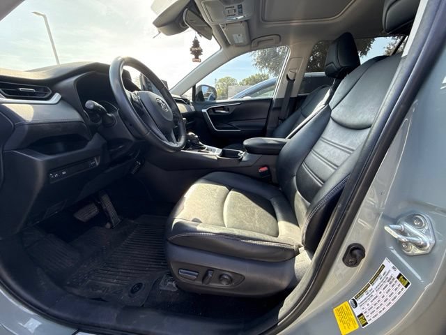 Used 2021 Toyota RAV4 XLE Premium FWD image 8
