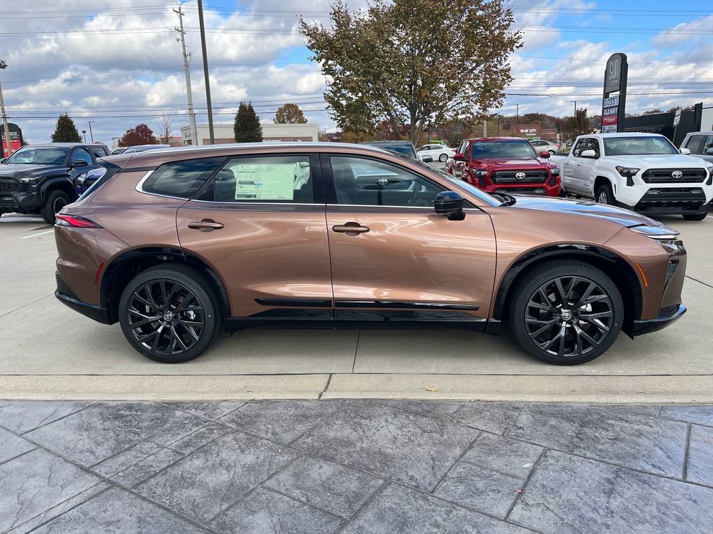 New 2025 Toyota Crown Signia image 6