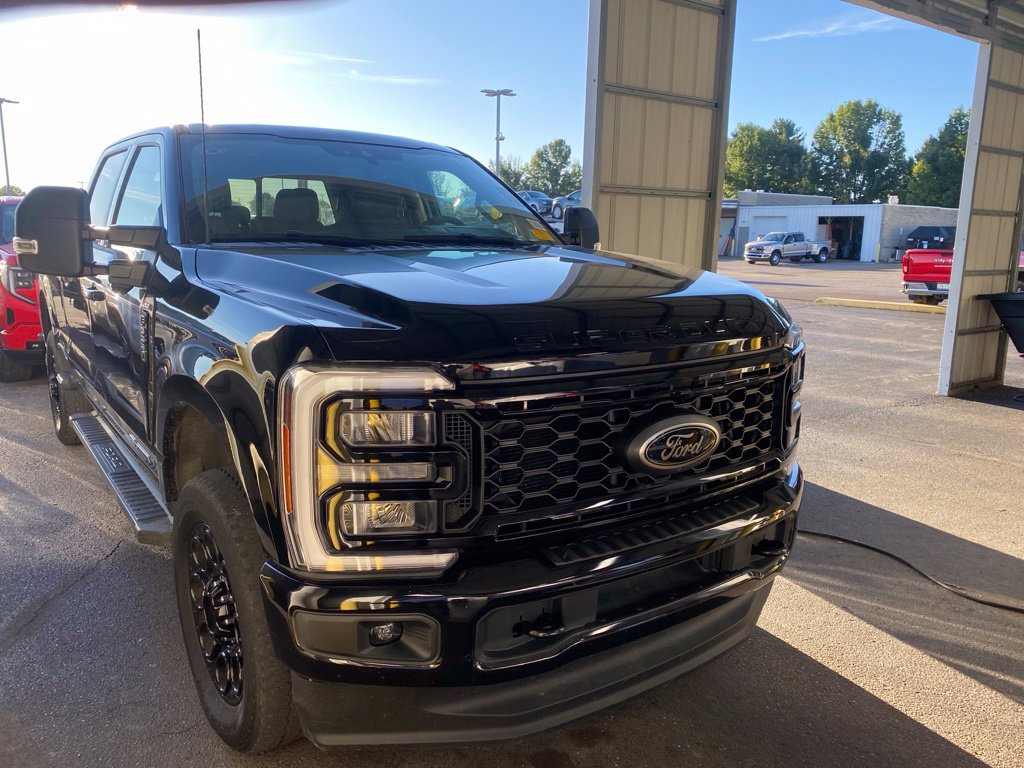 Used 2025 Ford F250 XLT w/ Black Appearance Package