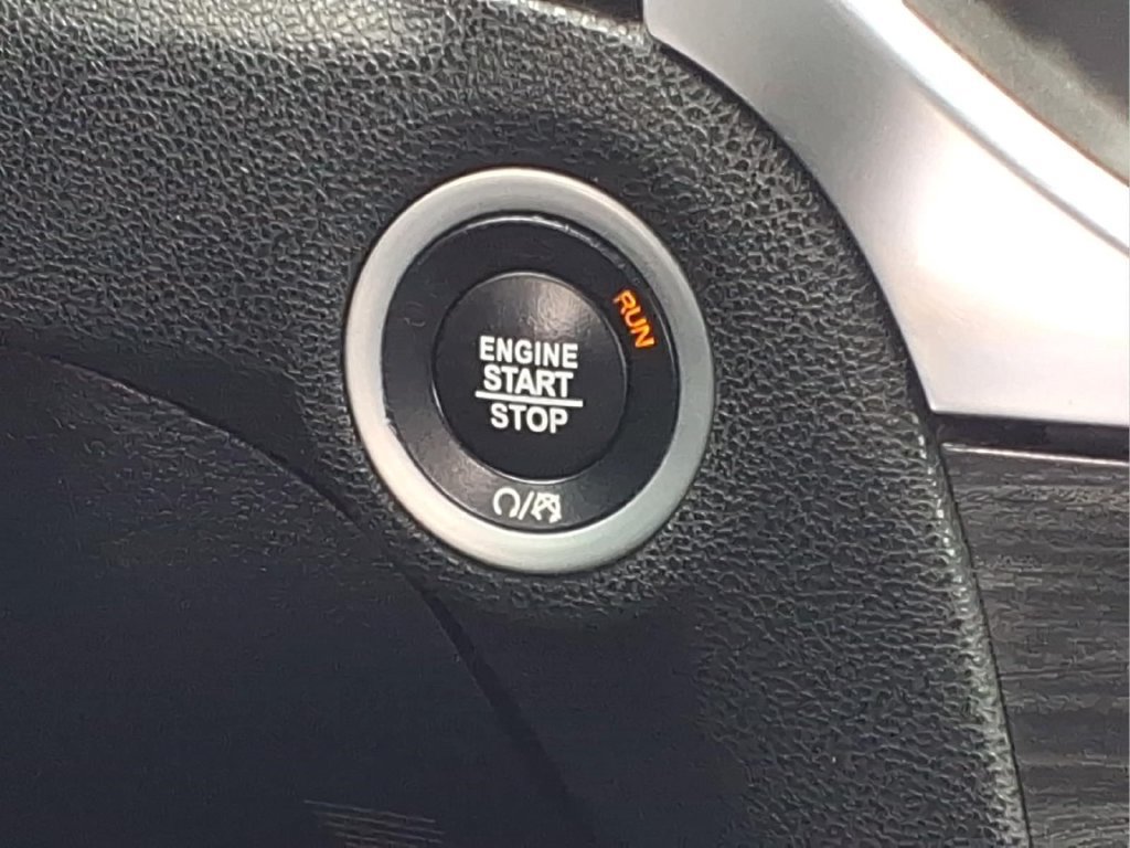 Used 2018 Chrysler 300 Touring w/ Driver Convenience Group RWD image 17