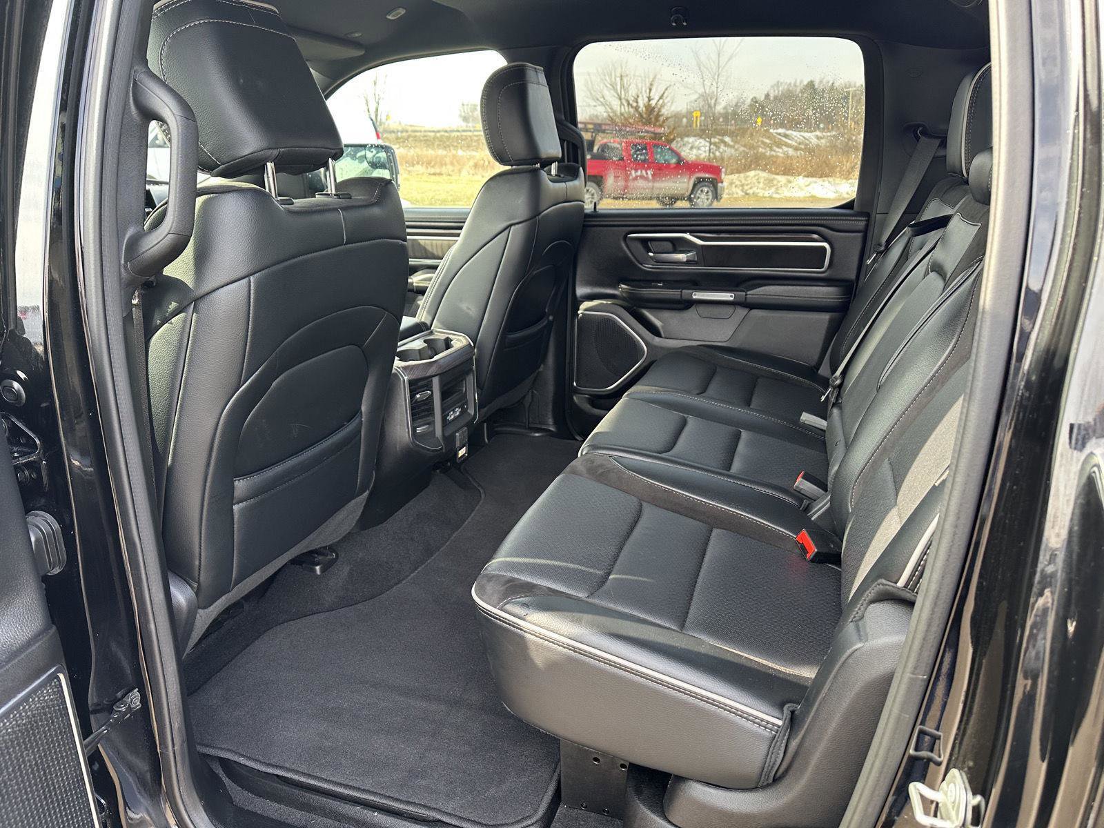 Used 2025 RAM 1500 Laramie image 12