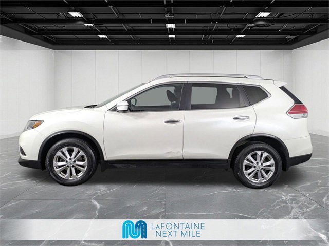 Used 2015 Nissan Rogue SV w/ SV Premium Package image 2