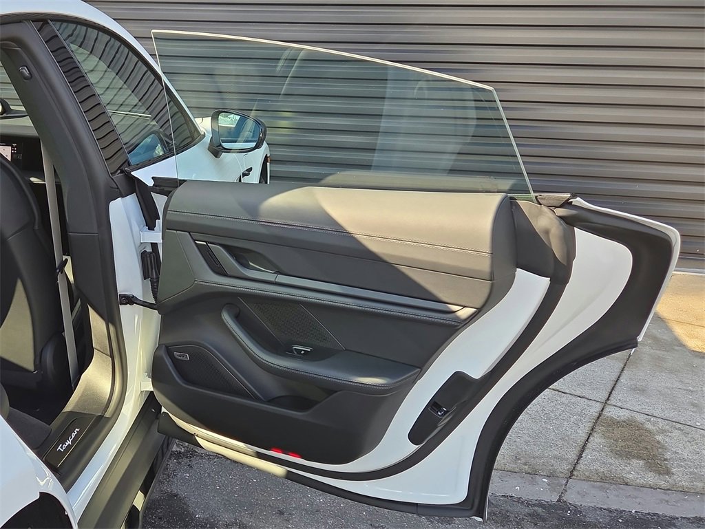 New 2026 Porsche Taycan image 22