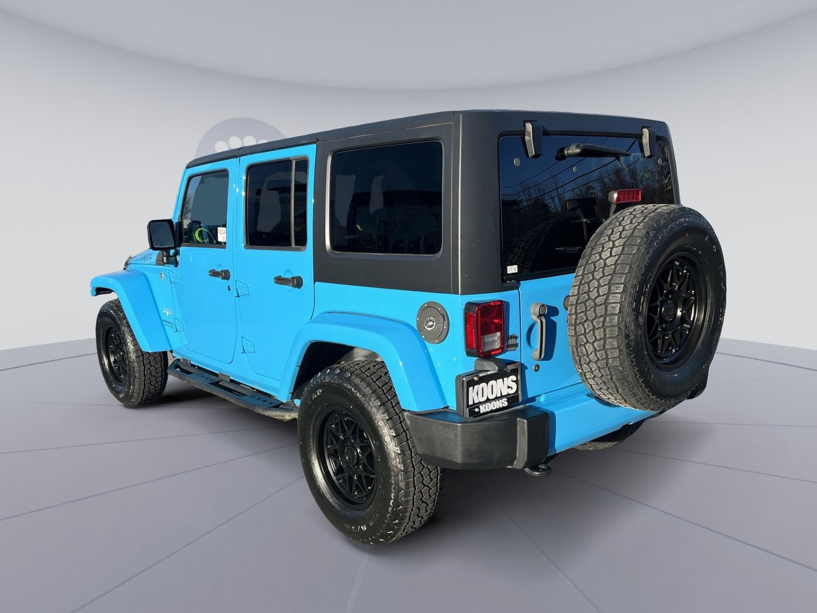 Used 2017 Jeep Wrangler Unlimited Sahara w/ Connectivity Group image 4