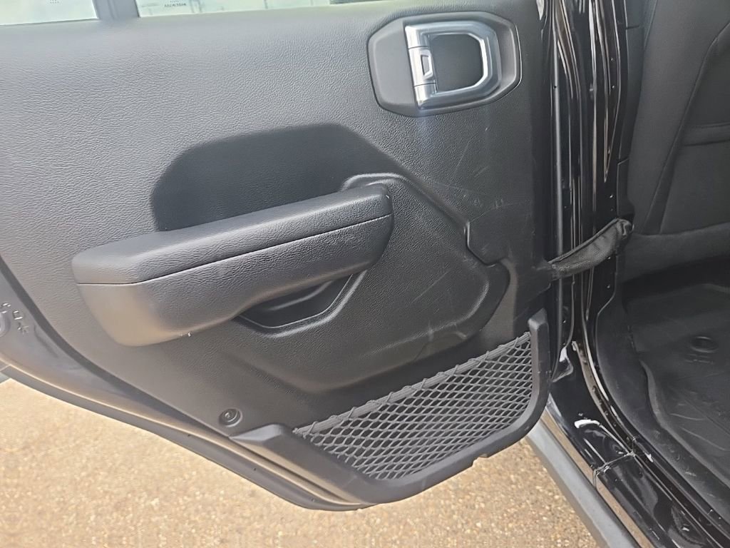 Used 2021 Jeep Gladiator Willys image 37