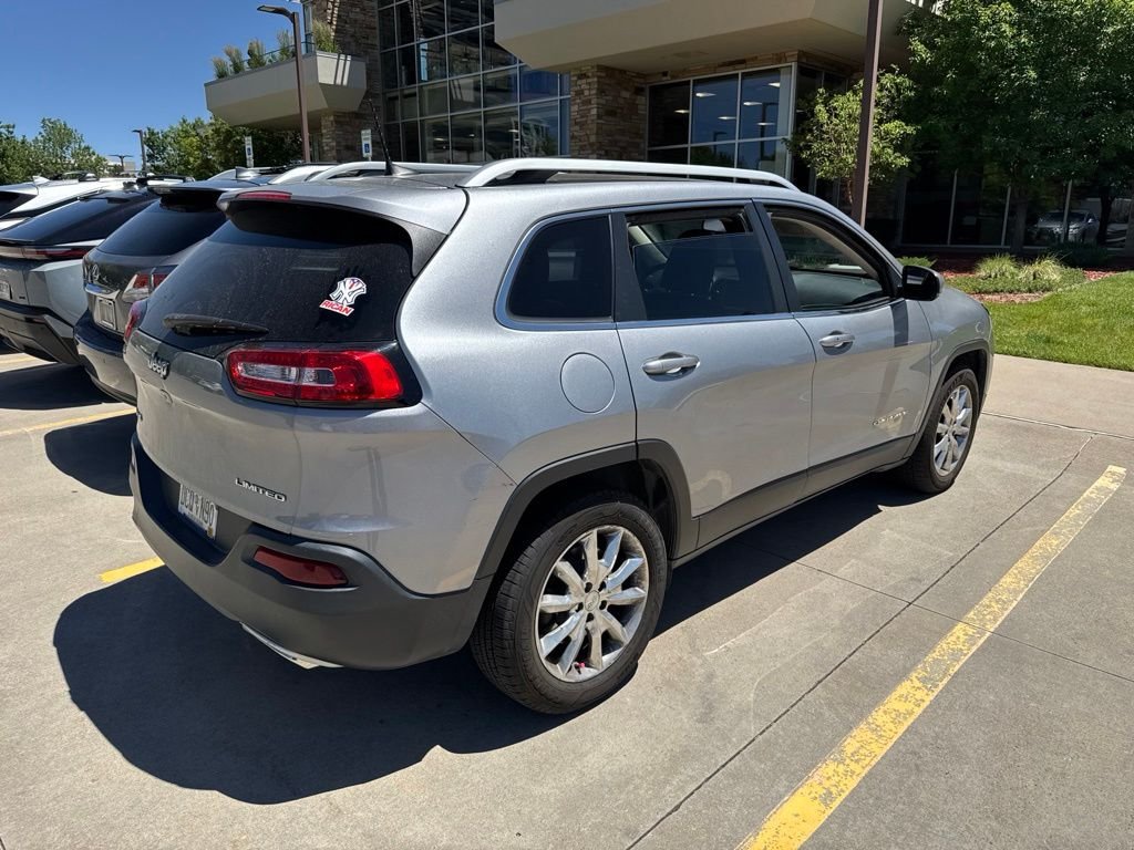 Used 2016 Jeep Cherokee Limited AWD/4WD image 3