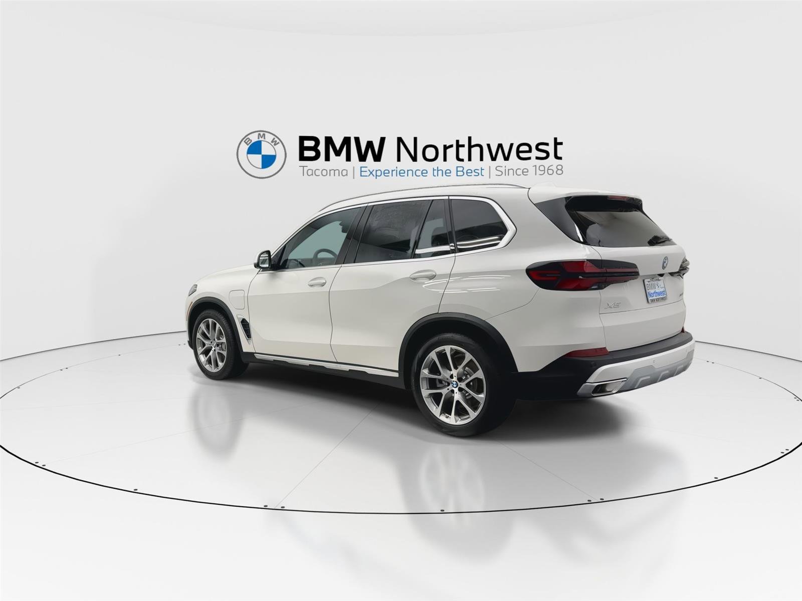 New 2026 BMW X5 xDrive50e w/ Climate Comfort Package image 12