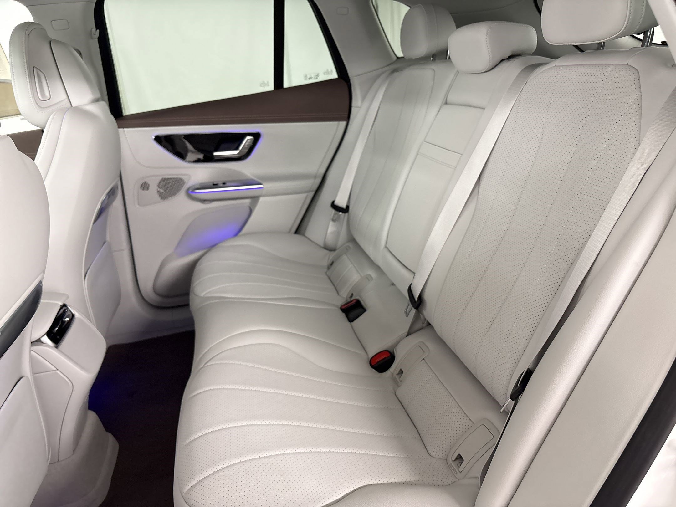 New 2026 Mercedes-Benz EQE 320 4MATIC SUV image 27