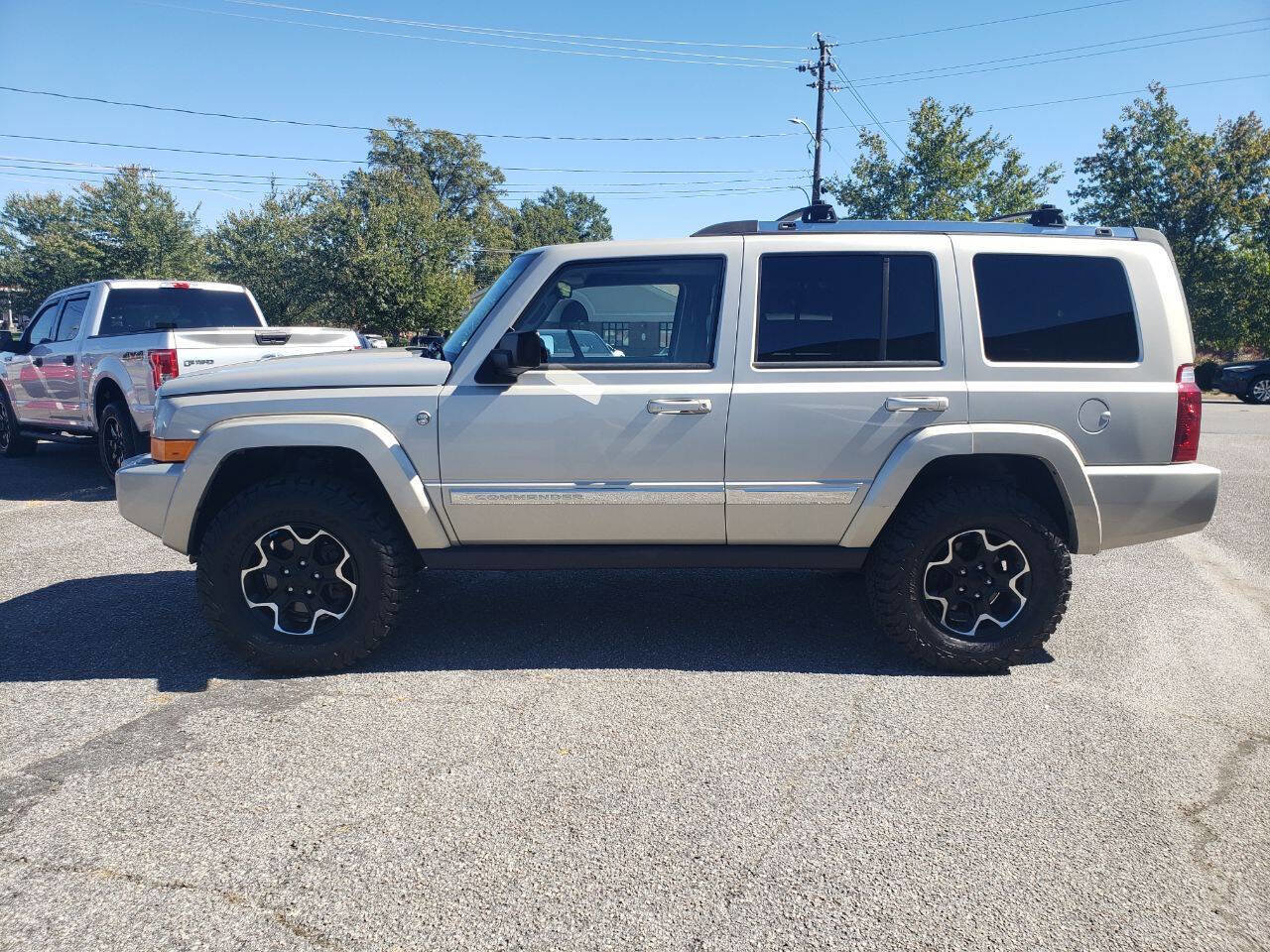 Used 2007 Jeep Commander Limited image 1