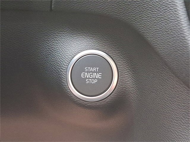 New 2025 Volvo XC40 B5 Ultra w/ Climate Package image 16