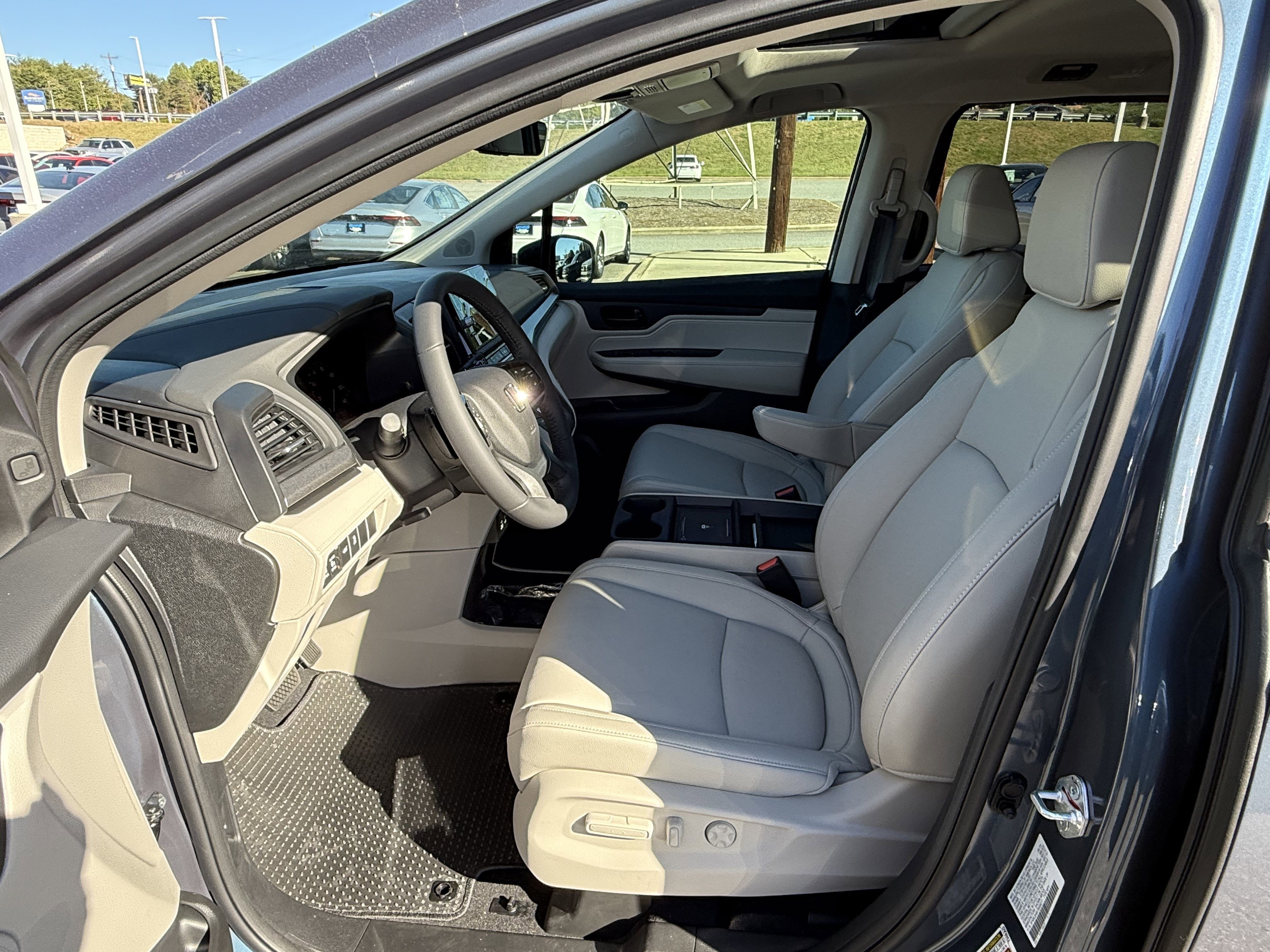 New 2026 Honda Odyssey EX-L image 12