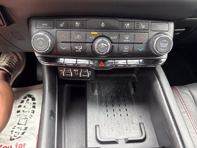 Used 2025 Dodge Durango R/T w/ Blacktop Package AWD/4WD image 18