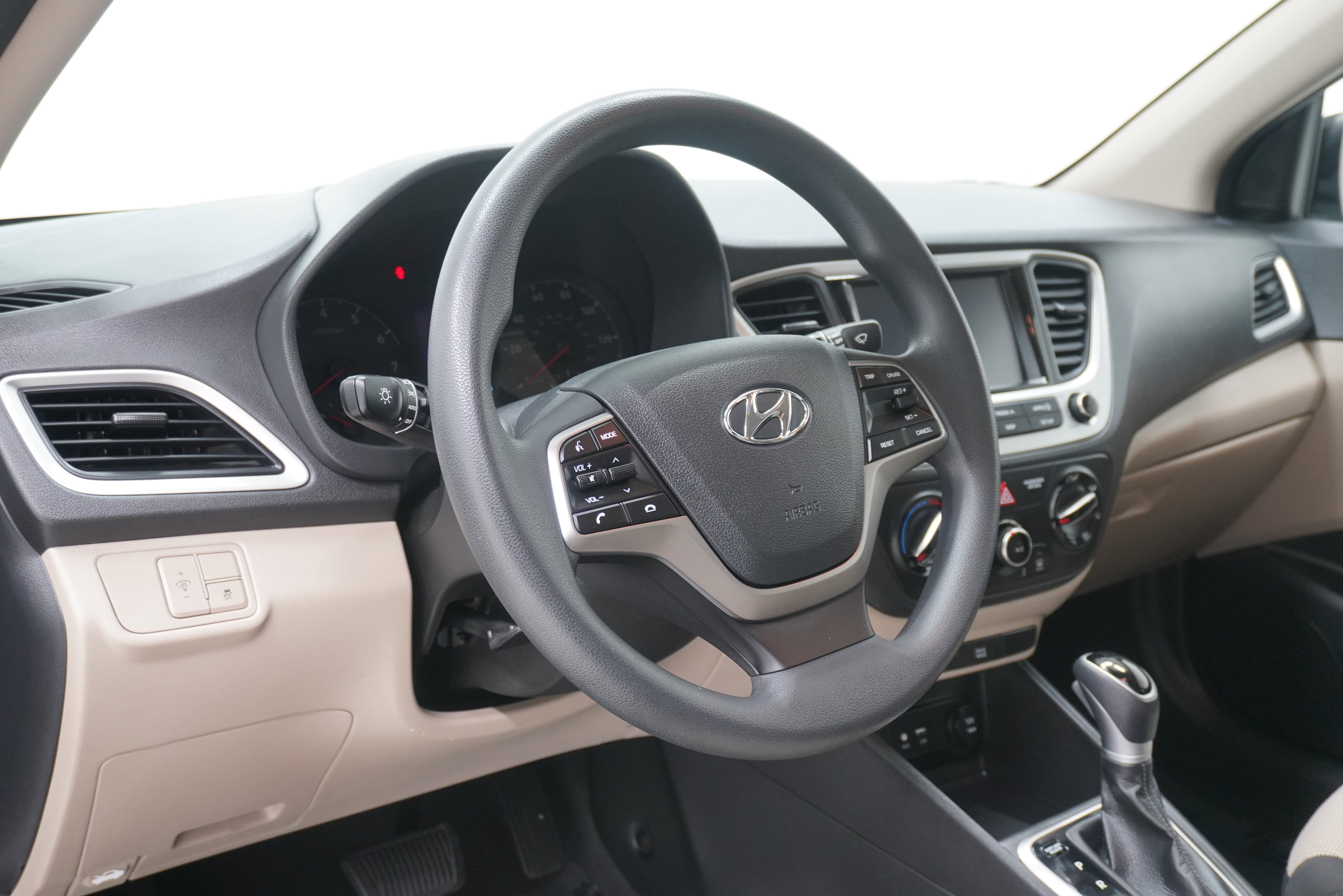 Used 2022 Hyundai Accent SEL FWD image 10