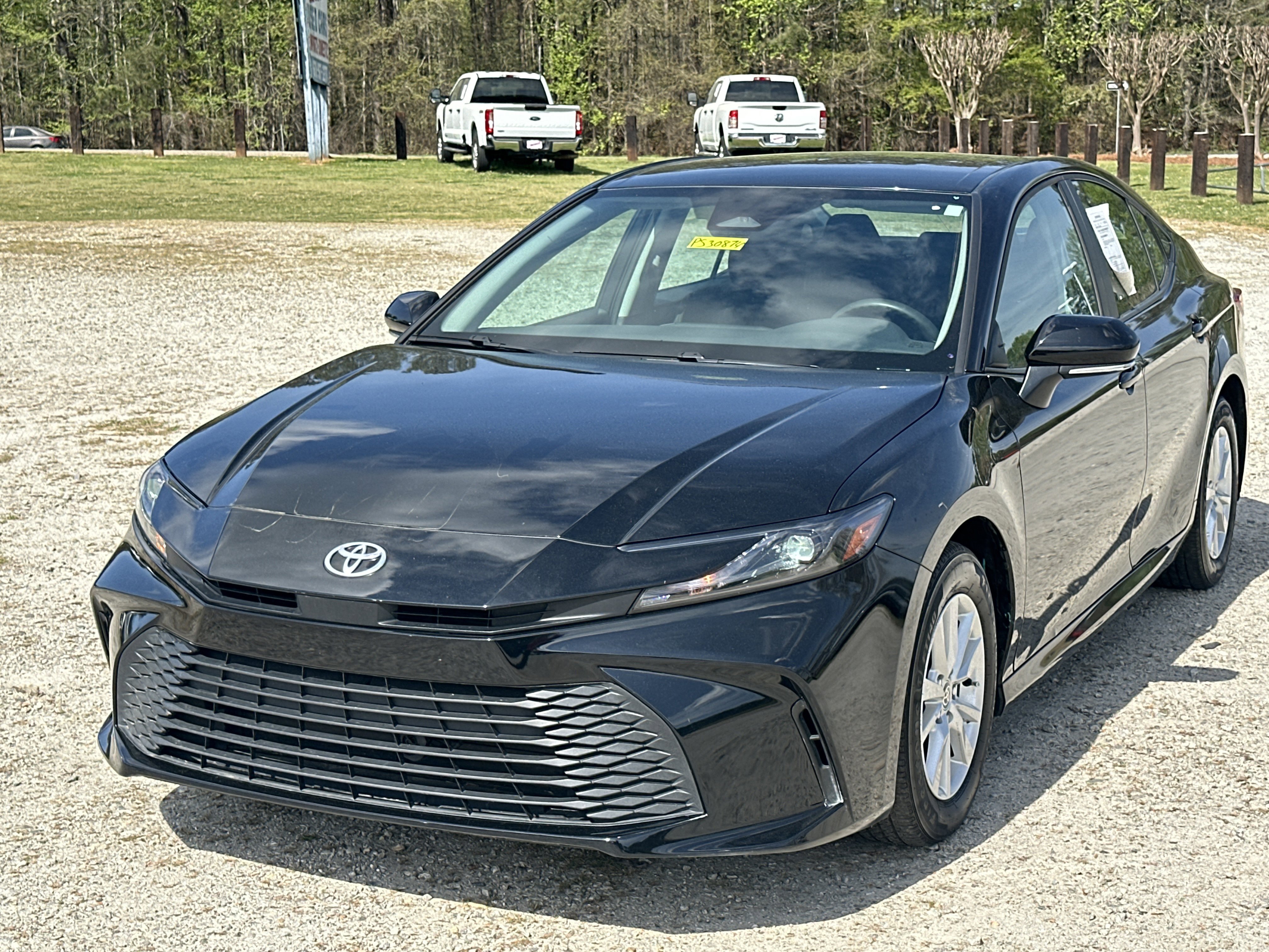 Used 2025 Toyota Camry LE image 1