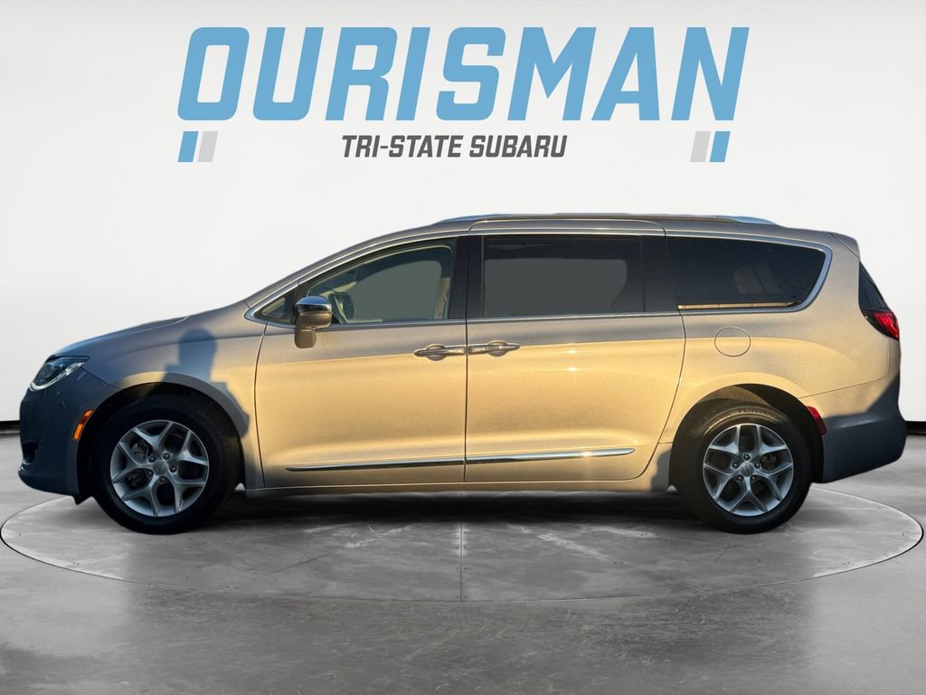 Used 2020 Chrysler Pacifica Limited image 2