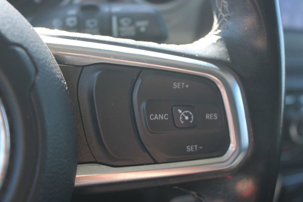 Used 2020 Jeep Wrangler Unlimited Sahara image 18