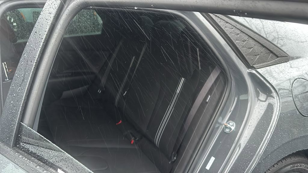 Used 2025 Hyundai Elantra Sport image 27