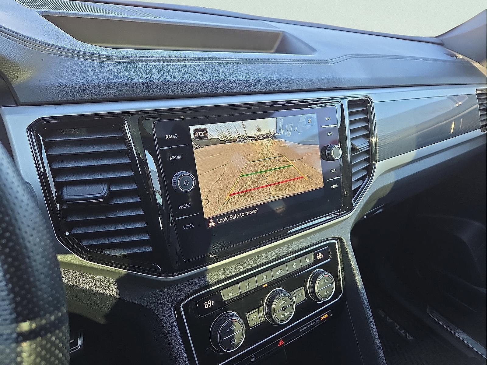 Used 2023 Volkswagen Atlas Cross Sport SEL Premium R-Line image 17