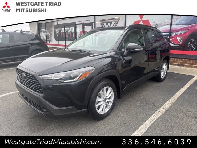 Used 2022 Toyota Corolla Cross LE w/ Moonroof Package AWD/4WD image 3